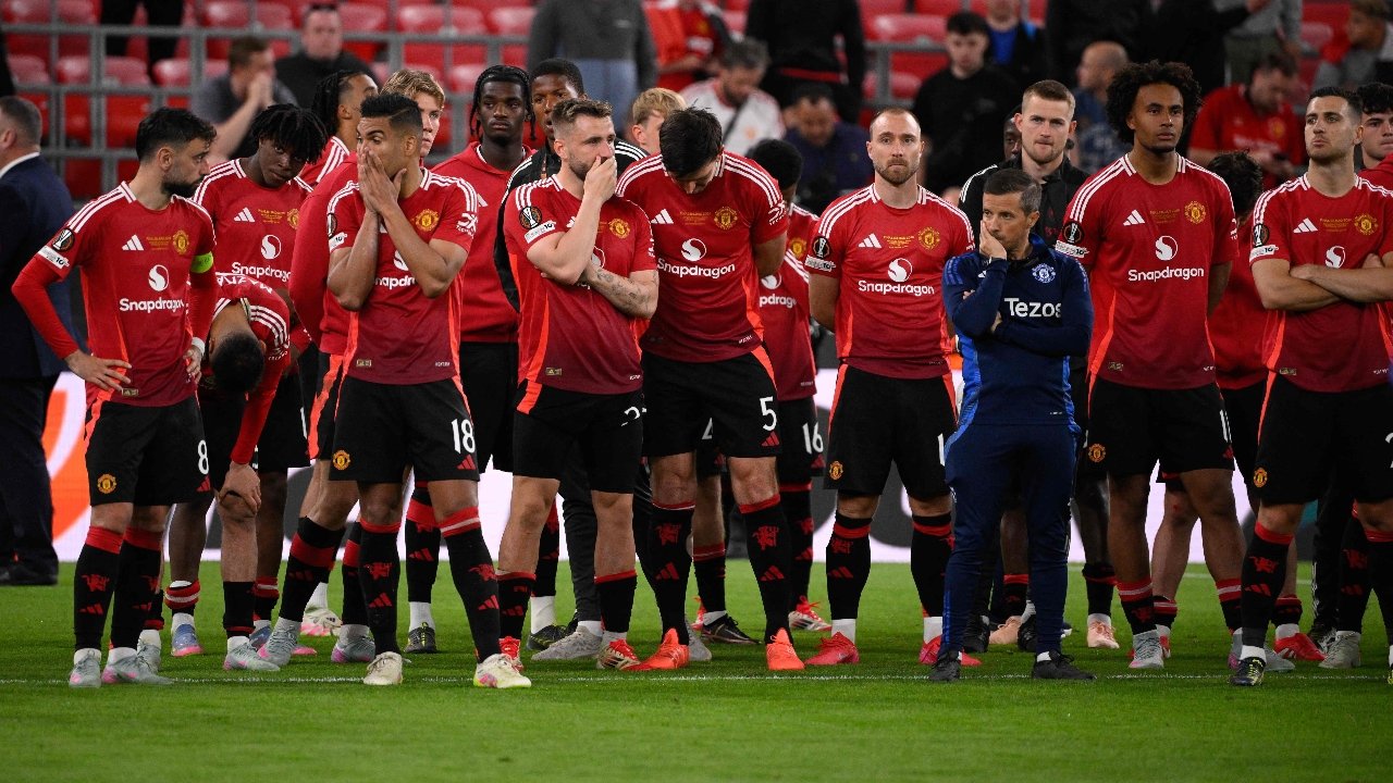 Manchester United ตั้งค่าตัวขาย “ดาวดับ” แล้ว ยอมขาดทุนยับ
